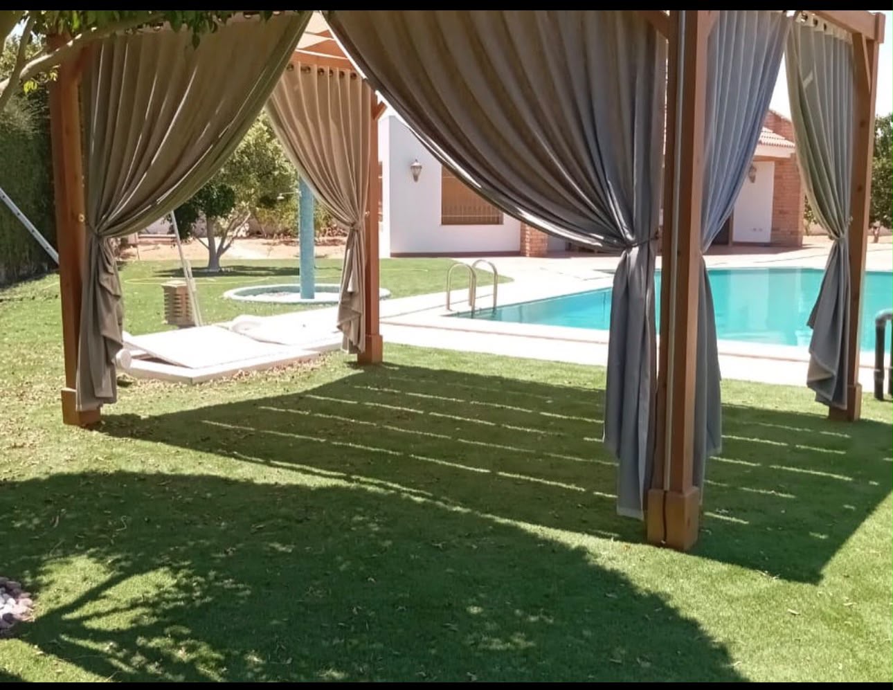 Rideaux extérieurs : comment bien choisir ses rideaux pour terrasse, pergola et balcon ?