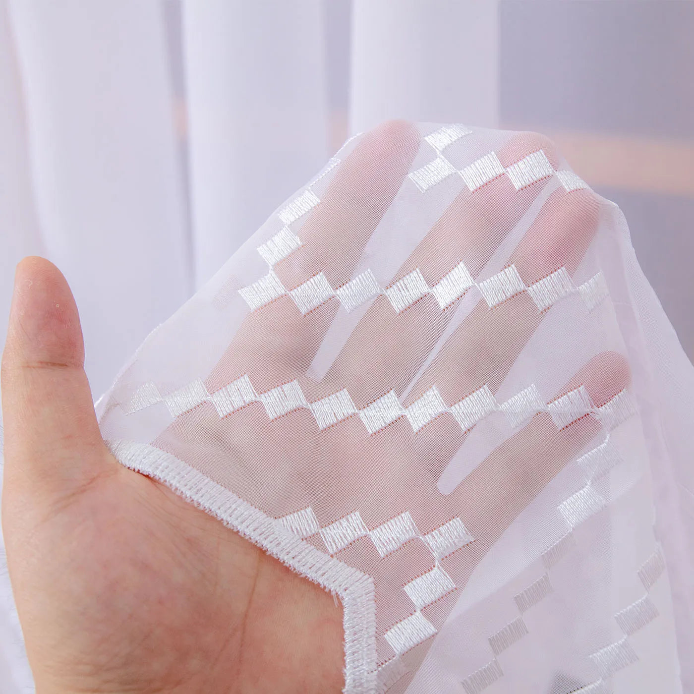 Voilage anti-UV : protégez votre intérieur tout en conservant une belle lumière naturelle