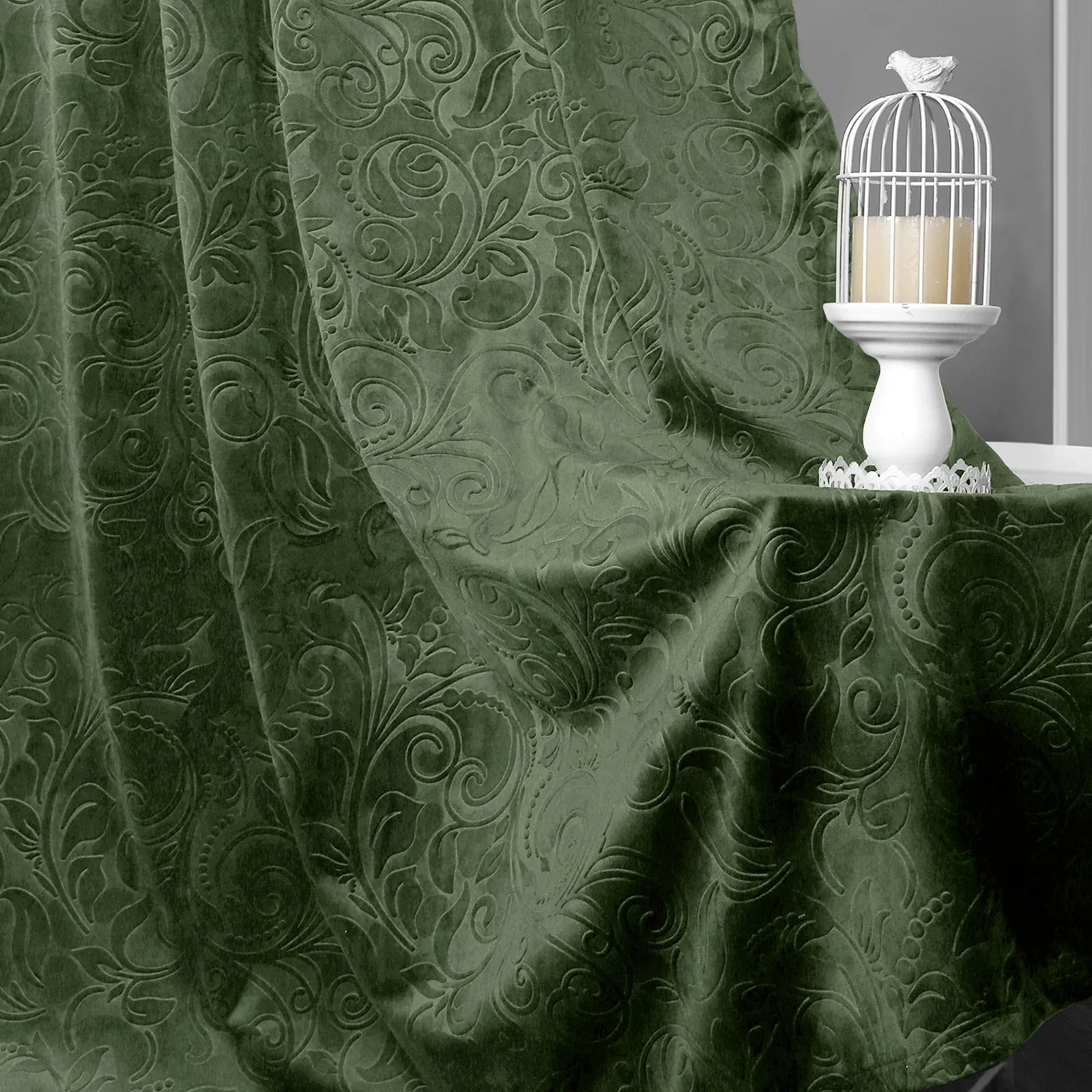 Rideaux velours : pourquoi ils sont la grande tendance déco haut de gamme