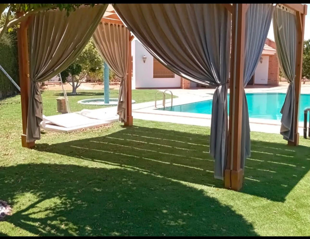 Rideaux occultants extérieurs : protégez votre terrasse et profitez pleinement de votre extérieur