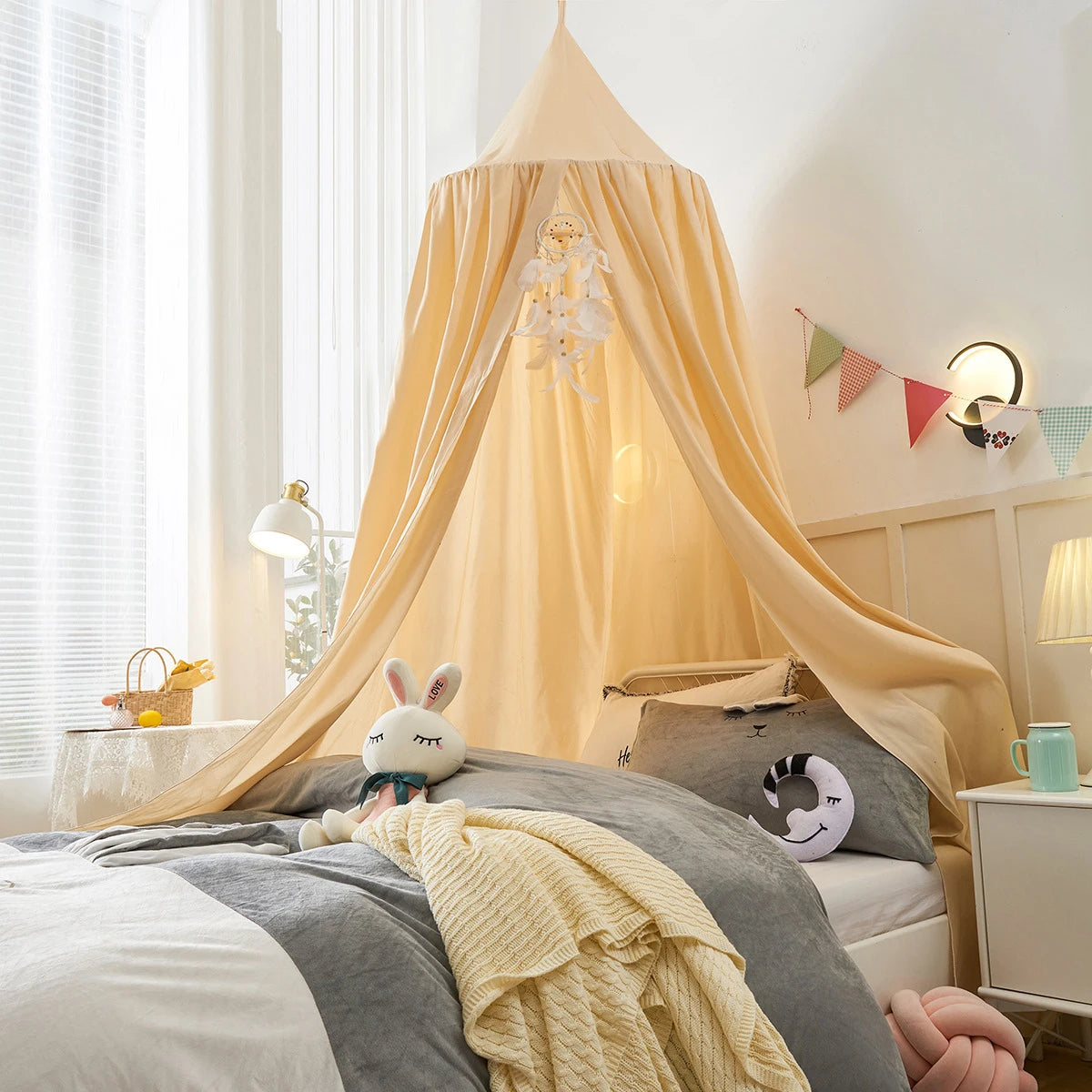 rideau de lit à baldaquin petite fille orange claire